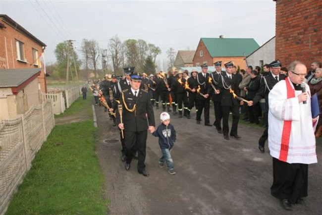 Z krzyżem przez Kaczkowo (zdjęcia)