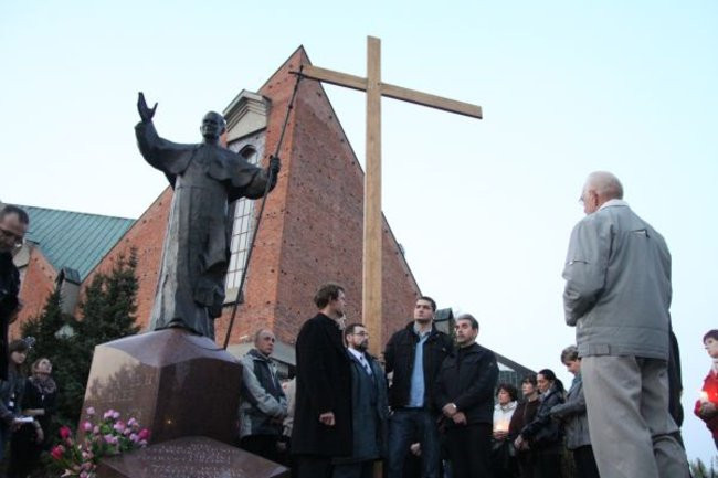 Idąc wspominali Jana Pawła II (zdjęcia)