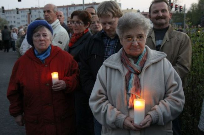 Idąc wspominali Jana Pawła II (zdjęcia)