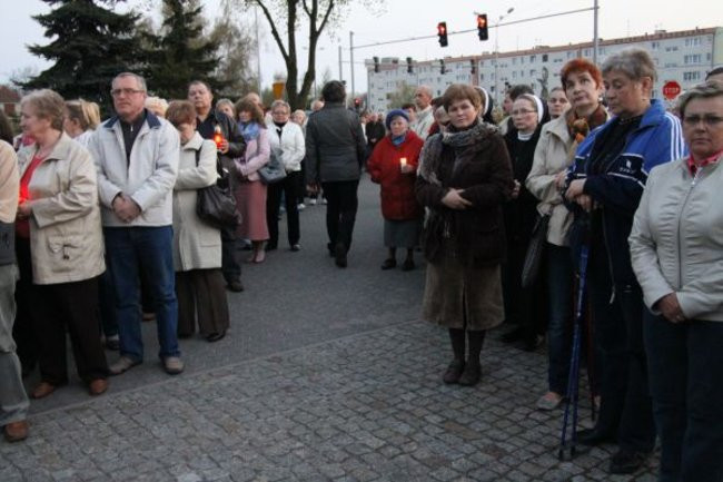 Idąc wspominali Jana Pawła II (zdjęcia)