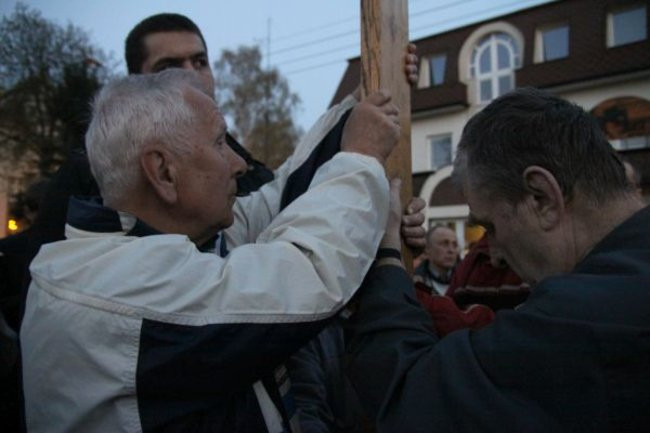 Idąc wspominali Jana Pawła II (zdjęcia)