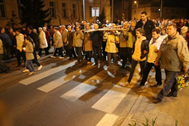 Idąc wspominali Jana Pawła II (zdjęcia)