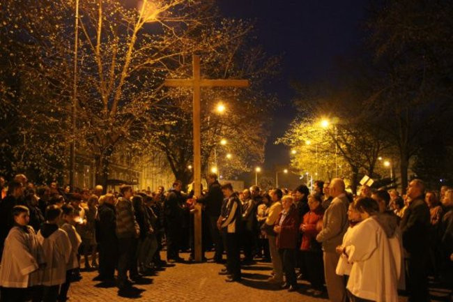 Idąc wspominali Jana Pawła II (zdjęcia)