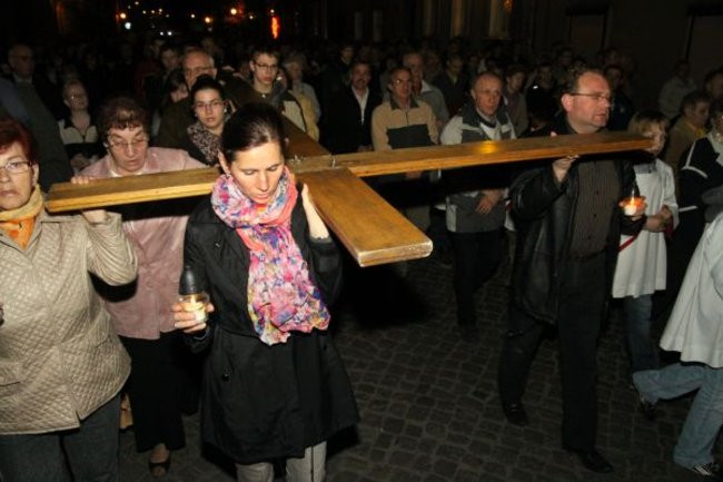 Idąc wspominali Jana Pawła II (zdjęcia)