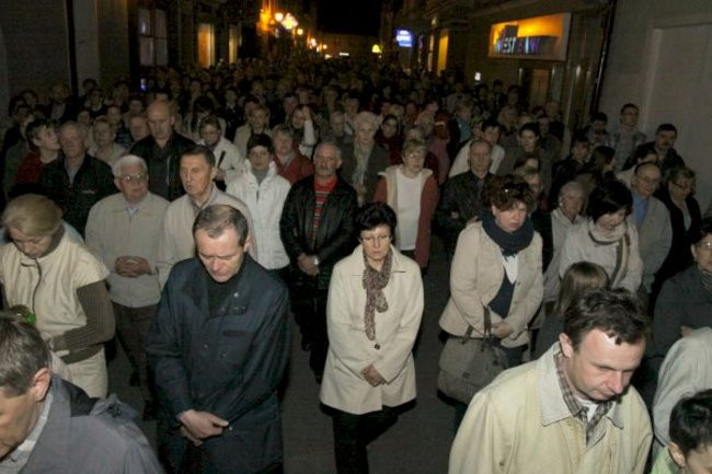 Idąc wspominali Jana Pawła II (zdjęcia)