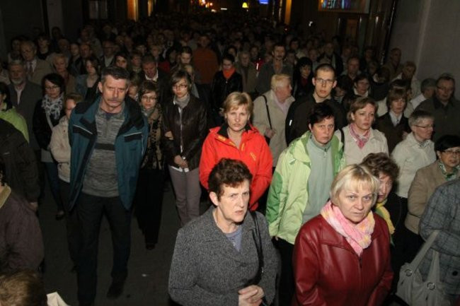 Idąc wspominali Jana Pawła II (zdjęcia)