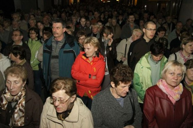 Idąc wspominali Jana Pawła II (zdjęcia)