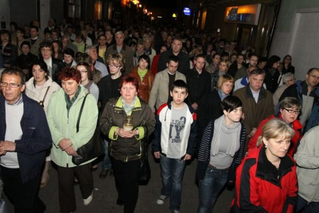 Idąc wspominali Jana Pawła II (zdjęcia)