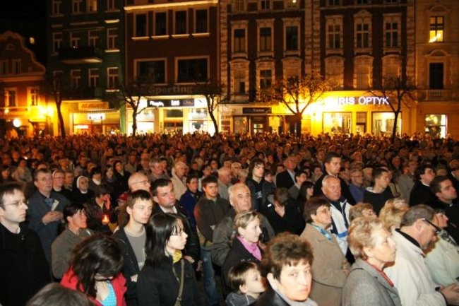 Idąc wspominali Jana Pawła II (zdjęcia)