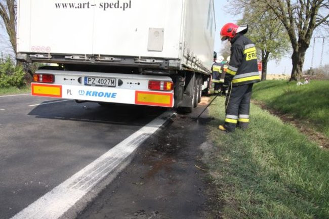 Z tira wyciekł olej  (zdjęcia)