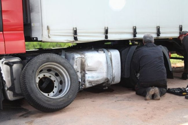 Z tira wyciekł olej  (zdjęcia)