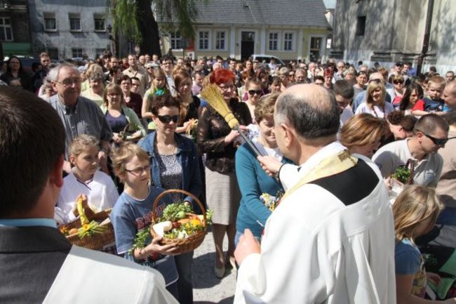 Wielka Sobota - święcimy potrawy na wielkanocy stół (zdjęcia)
