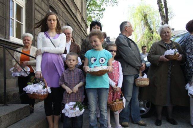 Wielka Sobota - święcimy potrawy na wielkanocy stół (zdjęcia)