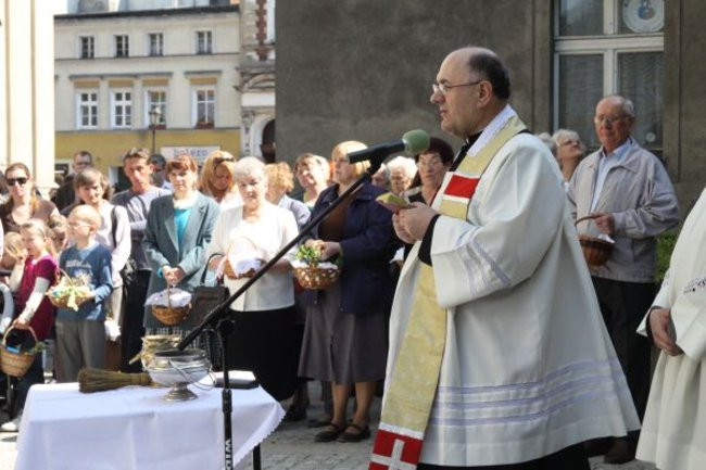 Wielka Sobota - święcimy potrawy na wielkanocy stół (zdjęcia)