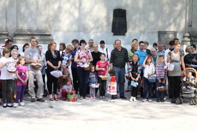 Wielka Sobota - święcimy potrawy na wielkanocy stół (zdjęcia)