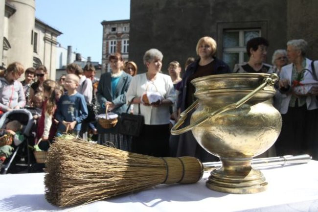 Wielka Sobota - święcimy potrawy na wielkanocy stół (zdjęcia)