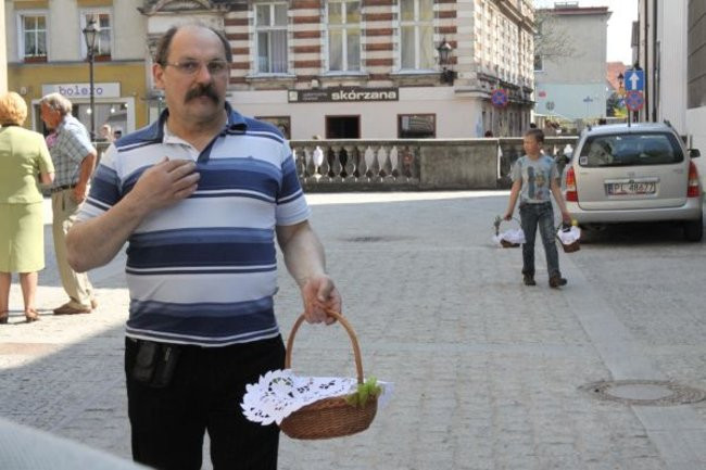 Wielka Sobota - święcimy potrawy na wielkanocy stół (zdjęcia)