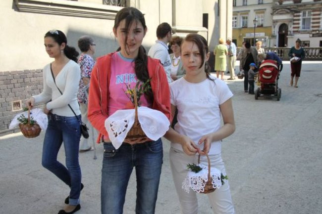 Wielka Sobota - święcimy potrawy na wielkanocy stół (zdjęcia)