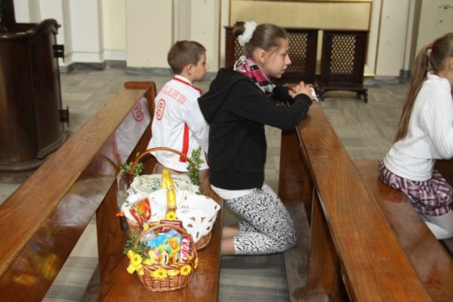 Wielka Sobota - święcimy potrawy na wielkanocy stół (zdjęcia)