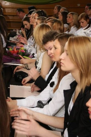 Pożegnanie trzecioklasistów w LO nr 4 (zdjęcia)