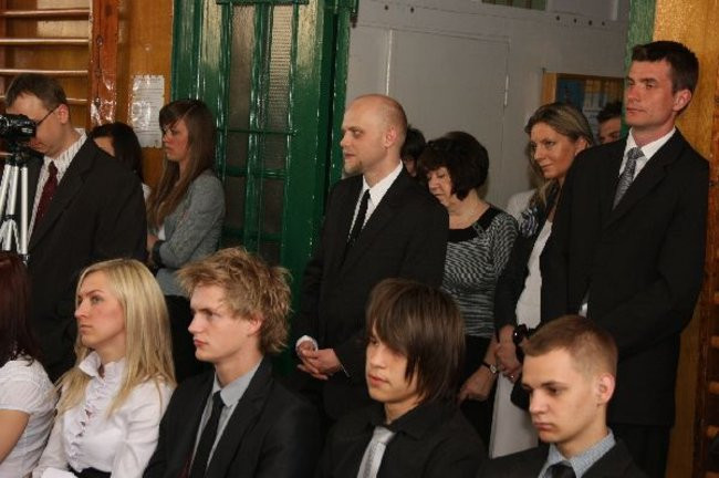 Pożegnanie trzecioklasistów w LO nr 4 (zdjęcia)