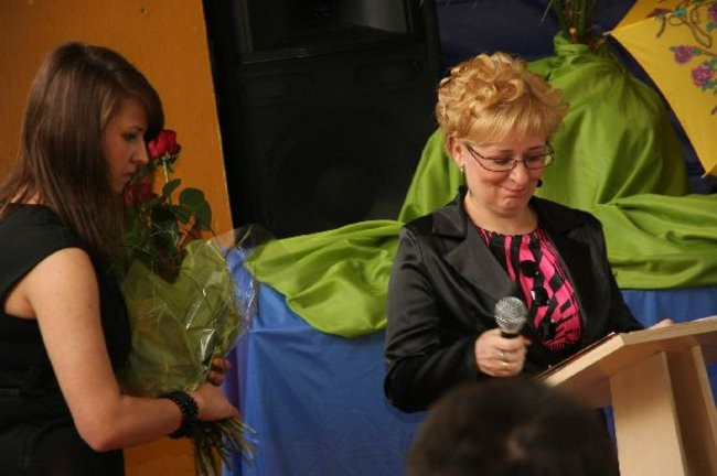 Pożegnanie trzecioklasistów w LO nr 4 (zdjęcia)