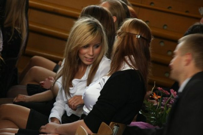 Pożegnanie trzecioklasistów w LO nr 4 (zdjęcia)