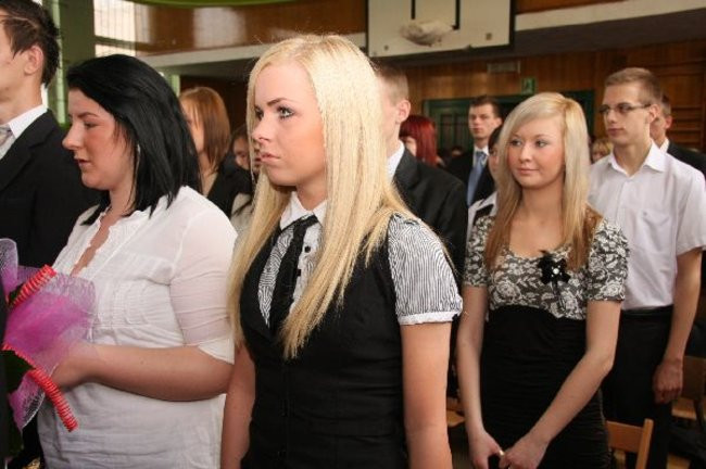 Pożegnanie trzecioklasistów w LO nr 4 (zdjęcia)