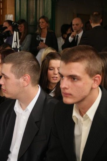 Pożegnanie trzecioklasistów w LO nr 4 (zdjęcia)