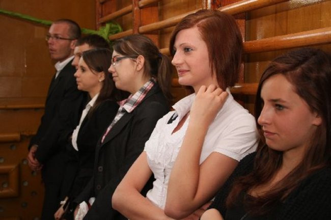 Pożegnanie trzecioklasistów w LO nr 4 (zdjęcia)