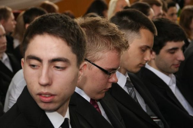 Pożegnanie trzecioklasistów w LO nr 4 (zdjęcia)