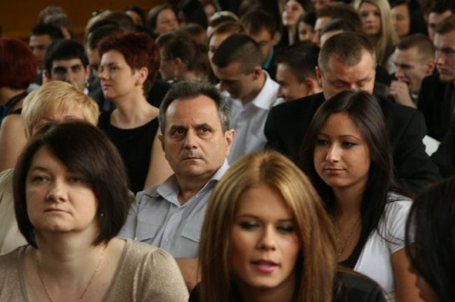 Pożegnanie trzecioklasistów w LO nr 4 (zdjęcia)