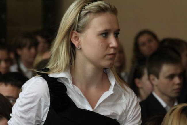 Absolwenci opuszczają mury III LO (zdjęcia)