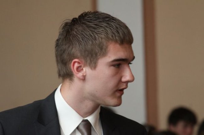 Absolwenci opuszczają mury III LO (zdjęcia)