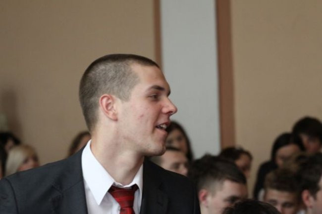 Absolwenci opuszczają mury III LO (zdjęcia)