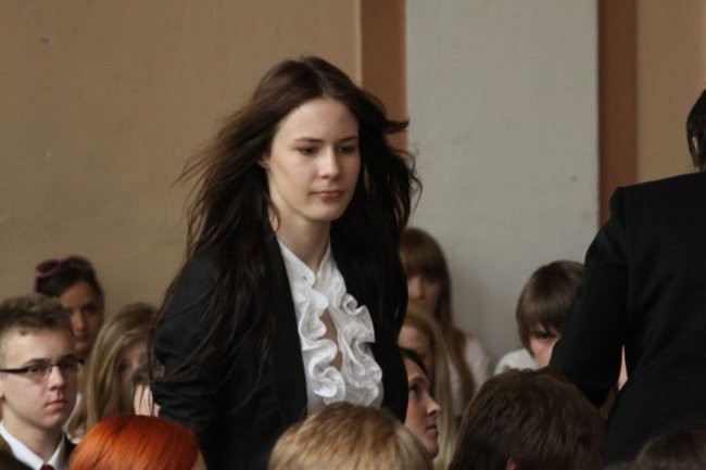 Absolwenci opuszczają mury III LO (zdjęcia)