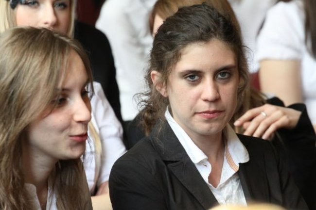 Absolwenci opuszczają mury III LO (zdjęcia)