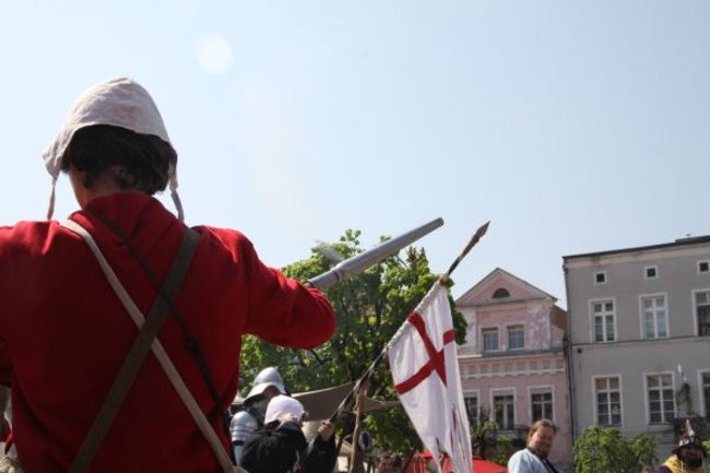 Bruk Starówki wyszlifowany (zdjęcia)