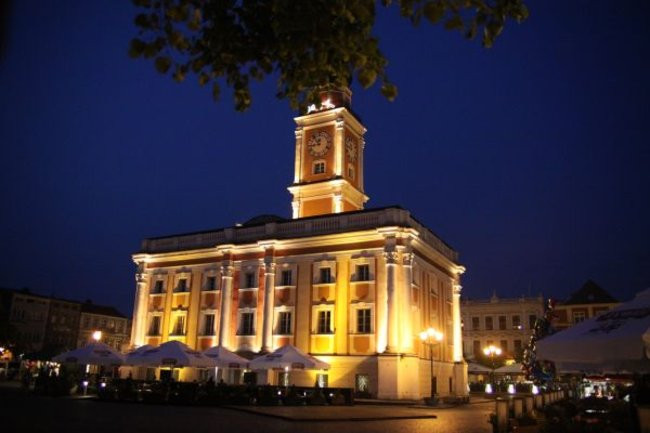 Bruk Starówki wyszlifowany (zdjęcia)