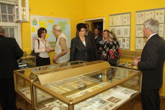 Papież na znaczkach (zdjęcia)