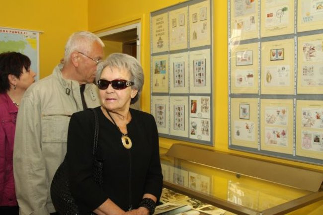 Papież na znaczkach (zdjęcia)