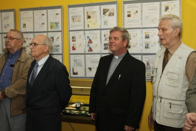 Papież na znaczkach (zdjęcia)