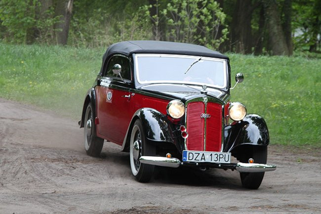 Zabytkowe pojazdy widać wszędzie (zdjęcia)