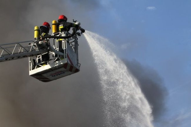 Spłonął supermarket Nomi w Lesznie (zdjęcia)