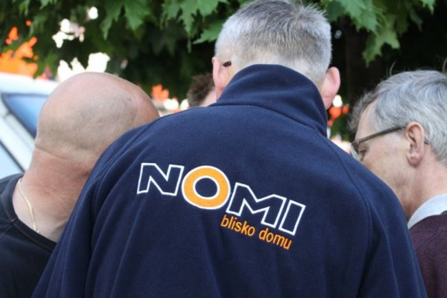 Spłonął supermarket Nomi w Lesznie (zdjęcia)