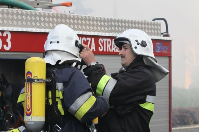 Spłonął supermarket Nomi w Lesznie (zdjęcia)
