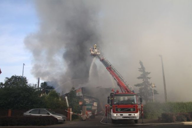 Spłonął supermarket Nomi w Lesznie (zdjęcia)