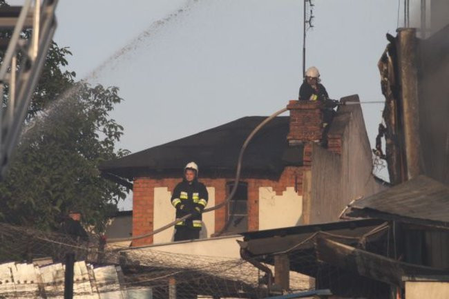 Spłonął supermarket Nomi w Lesznie (zdjęcia)