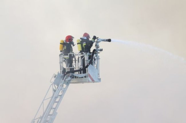 Spłonął supermarket Nomi w Lesznie (zdjęcia)