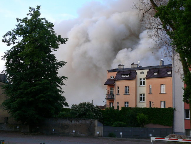 Spłonął supermarket Nomi w Lesznie (zdjęcia)